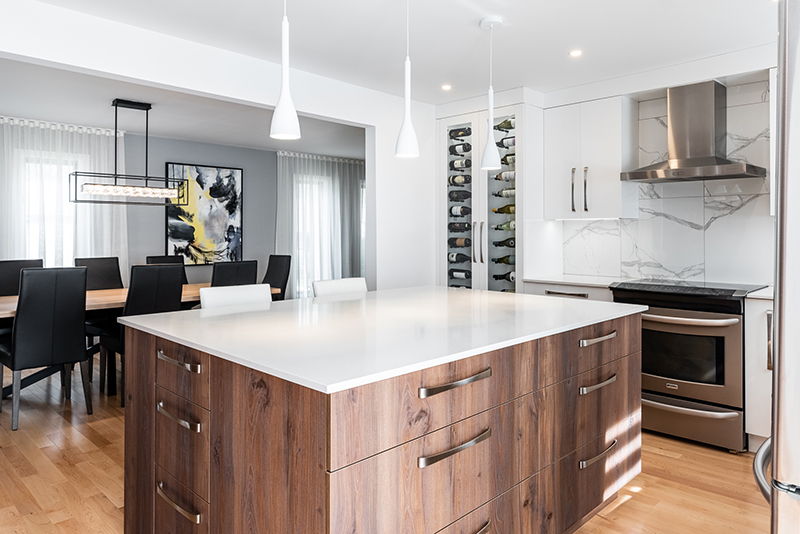 Aménagement de cuisine à Laval par Carrière : designer